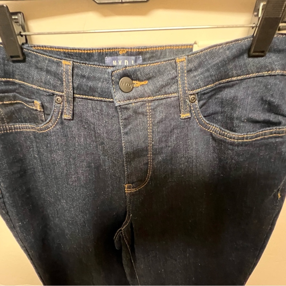 NYDJ SKINNY DARK WASH JEANS. Size 6
29” INSEAM. 32” WAIST. NWT - Picture 8 of 9
